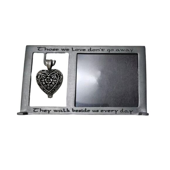 Always In My Heart Memorial Heart Ash Holder Locket Dangle 3x5 Photo Frame - Picture 2 of 6